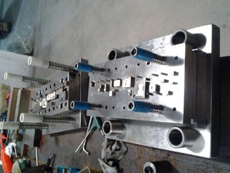 雷州模具制造-12